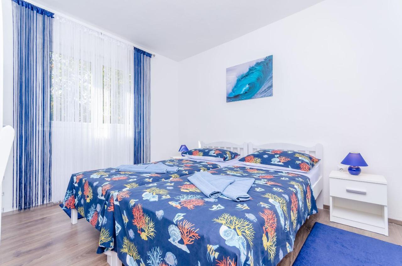 Apartment Snjezana Marina Exterior photo