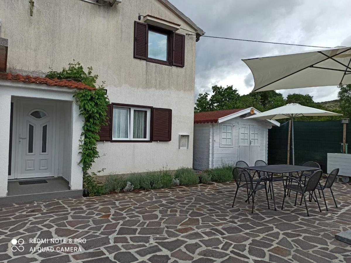 Apartment Snjezana Marina Exterior photo