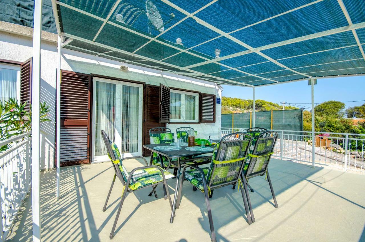 Apartment Snjezana Marina Exterior photo